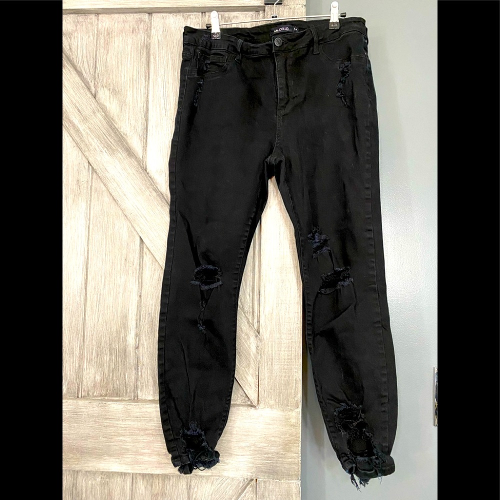 Black Distressed Jeans